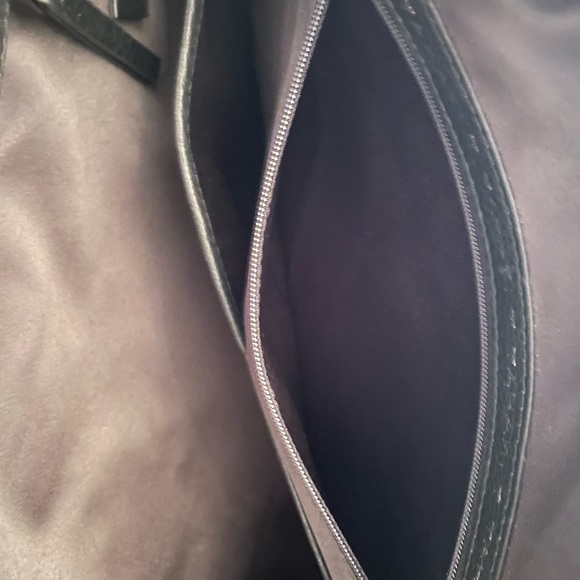 T Tahari handbag/tote - Picture 6 of 12